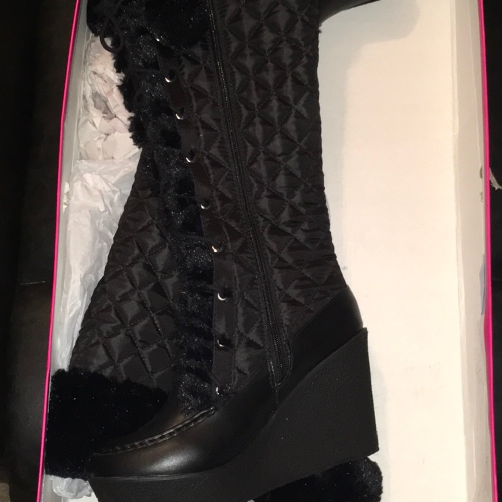 Black wedges boots size 9